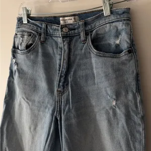Abercrombie &‎ Fitch The Mom High Rise Jeans Distressed thumbnail 2