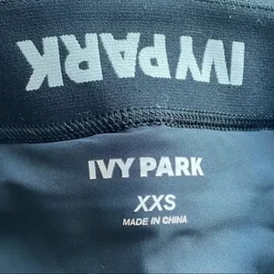 Ivy Park • Black Workout Leggings thumbnail 3