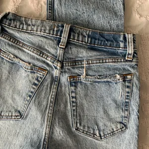 Abercrombie Women’s 26 2 Regular The 90’s Straight Ultra High Rise Jeans thumbnail 8