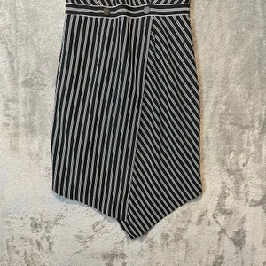 Hutch Indira Asymmetrical‎ Striped V-Neck Wrap Dress Size Small Black & White thumbnail 4