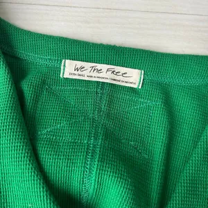 We the Free Kelly Green Cropped Wrap Top V-Neck Longsleeve Blouse Size XS thumbnail 6