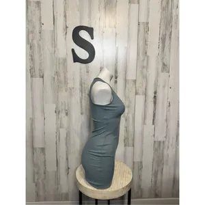 Pretty little thing dress thumbnail 2
