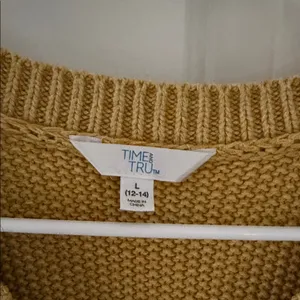 Time and Tru Mustard V-Neck Knit Sweater thumbnail 3