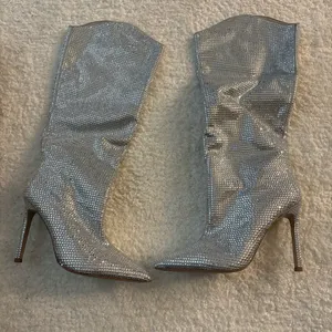 NWT Steve Madden Violetta-R rhinestone-covered stiletto knee-high boots. Size 9 thumbnail 2