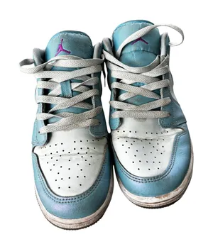 Jordan Air 1 Low GS 7Y 8.5W Glacier Blue White‎ Iridescent Sneakers FN7366-400 thumbnail 1