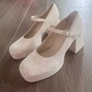 Madden Girl Mantel Mary Jane Platform Pump Daisy Ditsy Floral Coquette Lolita 10 thumbnail 4