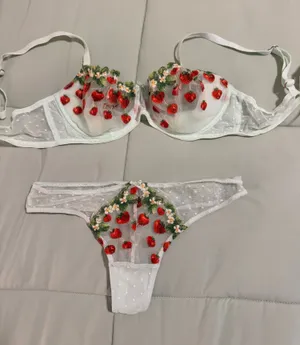 victoria’s secret set thumbnail 1