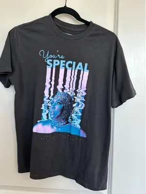 Lizzo Charcoal You're Special Tour Tshirt Women's Sz Medium thumbnail 1