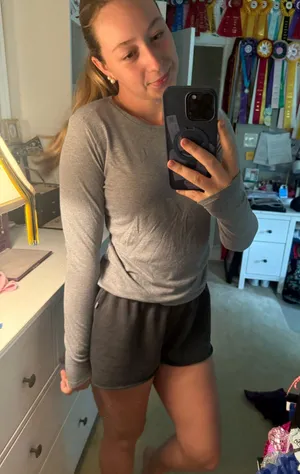 Hollister Top thumbnail 3