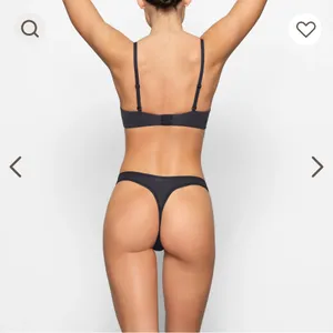 NWT SKIMS Fits Everybody T-Shirt Demi Bra in Onyx‎ Sz 30C thumbnail 2