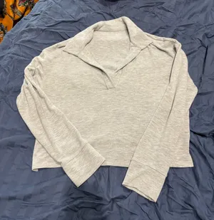 Abercrombie and fitch sz medium soft AF light weight sweater thumbnail 1