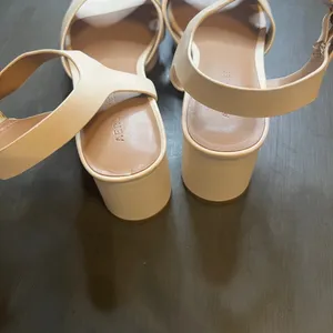 AEROSOLES Cream Heels with Crisscross Straps thumbnail 2