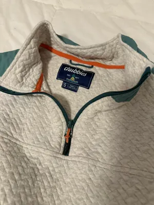 Chubbies pull over thumbnail 3
