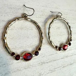 Avon Vintage Silver Tone Red Rhinestone Hoop Earrings thumbnail 2