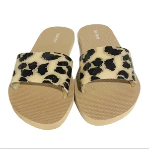 Old Navy Size 7 Leopard Animal Print Foam Rubber Sandal Slides New‎ thumbnail 2
