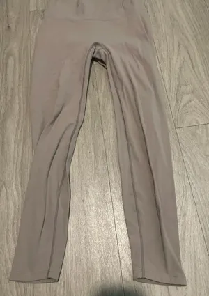 High-Rise Women's Leggings in Dusty Mauve thumbnail 1