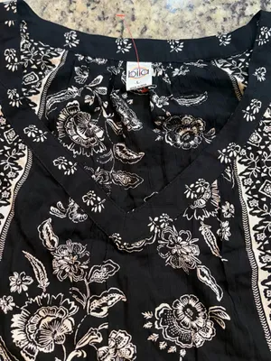 Bila Black and White Floral Border Print Blouse thumbnail 4