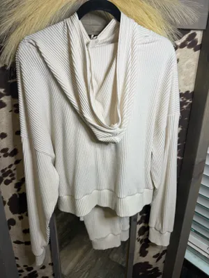 Alo Yoga Muse Hoodie Ivory with pants thumbnail 5