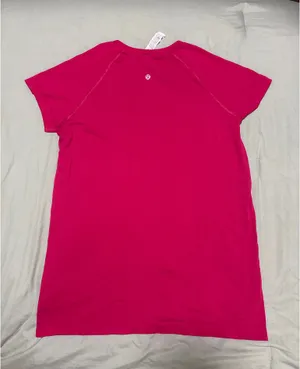 Lululemon Hot Pink Short Sleeve thumbnail 4