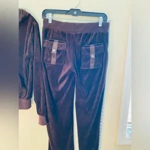 VTN Always Famous Joggers Set/ Hoodie/Sweatpants (Fitted) thumbnail 4