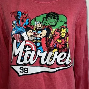 5/$30 🎈 Marvel women’s small‎ graphic be a hero Crewneck sweatshirt thumbnail 2