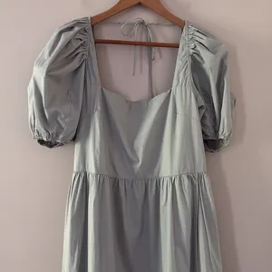 ASTR The Label llana Midi Dress Puff Sleeve Tiered‎ Skirt Tie Back Light Green M thumbnail 3