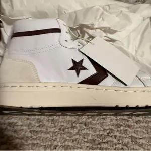 NEW Converse Pro Blaze Classic Leather Mid' White/Bloodstone" Shoes- Women’s 9.5 thumbnail 6