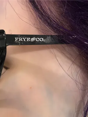 FRYE AND CO. Black Cat-Eye Sunglasses with Smoke Lenses thumbnail 3