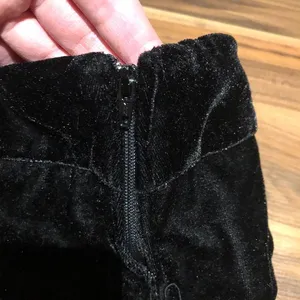 Zara Velvet Mini Shorts Black Gold Zipper Detail Zip Side Size 4 Indie Sleaze thumbnail 3
