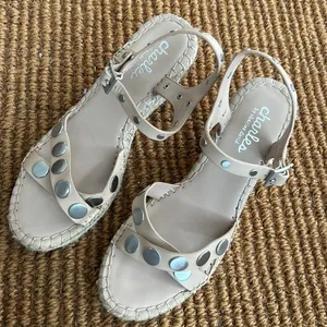 Charles David‎ Creme Wedges W Silver Button Detailing thumbnail 1