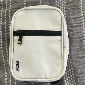 Brixley coastal crossbody sling bag White thumbnail 4