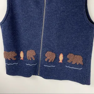 Vtg Woolrich Womens 100% Lambswool Bear Fish Embroidered Vest Sz Small thumbnail 5