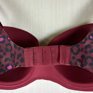 Victoria Sport‎ by Victorias Secret Bra Sz 32C Burgundy Red Leopard Print thumbnail 4