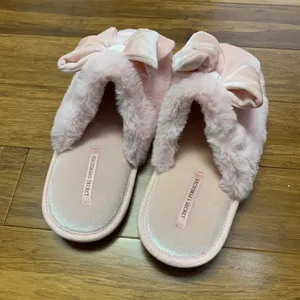 Victorias Secret Pink‎ Faux Fur Velvet Bow Slippers Slides Size Large 9-10 Soft thumbnail 2