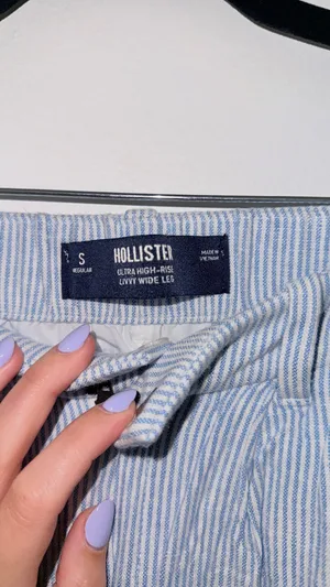 Hollister Livvy Ultra High-Rise Wide-Leg Pants thumbnail 4