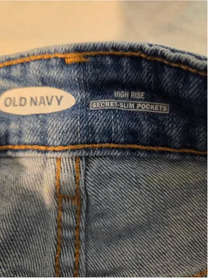 Old Navy Women’s 12 High Rise Light Wash Denim Cuffed Shorts 99% Cotton thumbnail 3