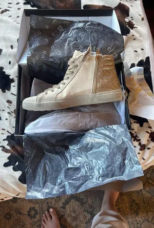 Boutique Roxanne Bone Sneaker thumbnail 4