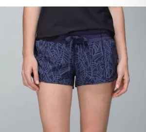 Lululemon Pretty Palm Size 6 Hotty Hot Shorts thumbnail 2