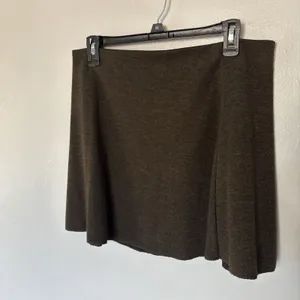 ZARA Women’s Stretchy Skirt | Trafaluc/Olive green Fall/Winter collection Large thumbnail 4