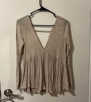 Long sleeve v neck top Tan Size M thumbnail 2