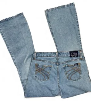 Levi Strauss SIGNATURE Juniors Size 9 Light Blue Denim Low Rise Flare Jeans thumbnail 1