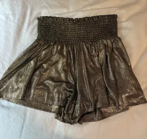 Pants Store Gold Shorts thumbnail 1