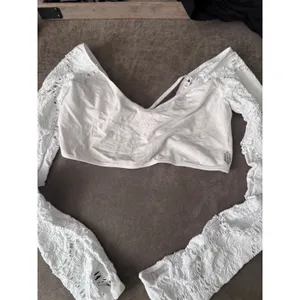 Free People Movement Say The Word Shrug White M/L Pointelle Lace Thumbhole Crop thumbnail 4