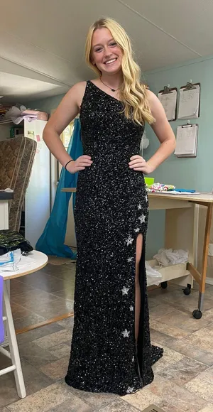 Sherri Hill Prom Dress thumbnail 1