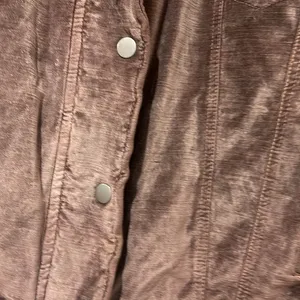 Free People‎ Crushed Velvet Bomber Jacket Dusty Mauve Oversize Snap/Zip M/L thumbnail 2