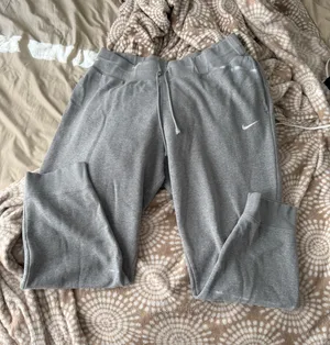 Nike Sweatpants Grey Women’s thumbnail 1