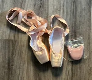 New Pointe Shoes Ballet Size 40W Pink thumbnail 1