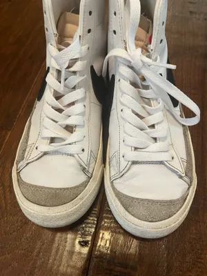 Nike Women’s Blazer Mid 77 High Top Sneaker thumbnail 8