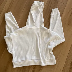 Alo sweater thumbnail 3
