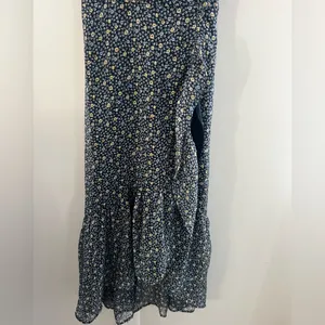 Abercrombie & Fitch Navy Floral wrap Dress with ties. Size XS. thumbnail 4